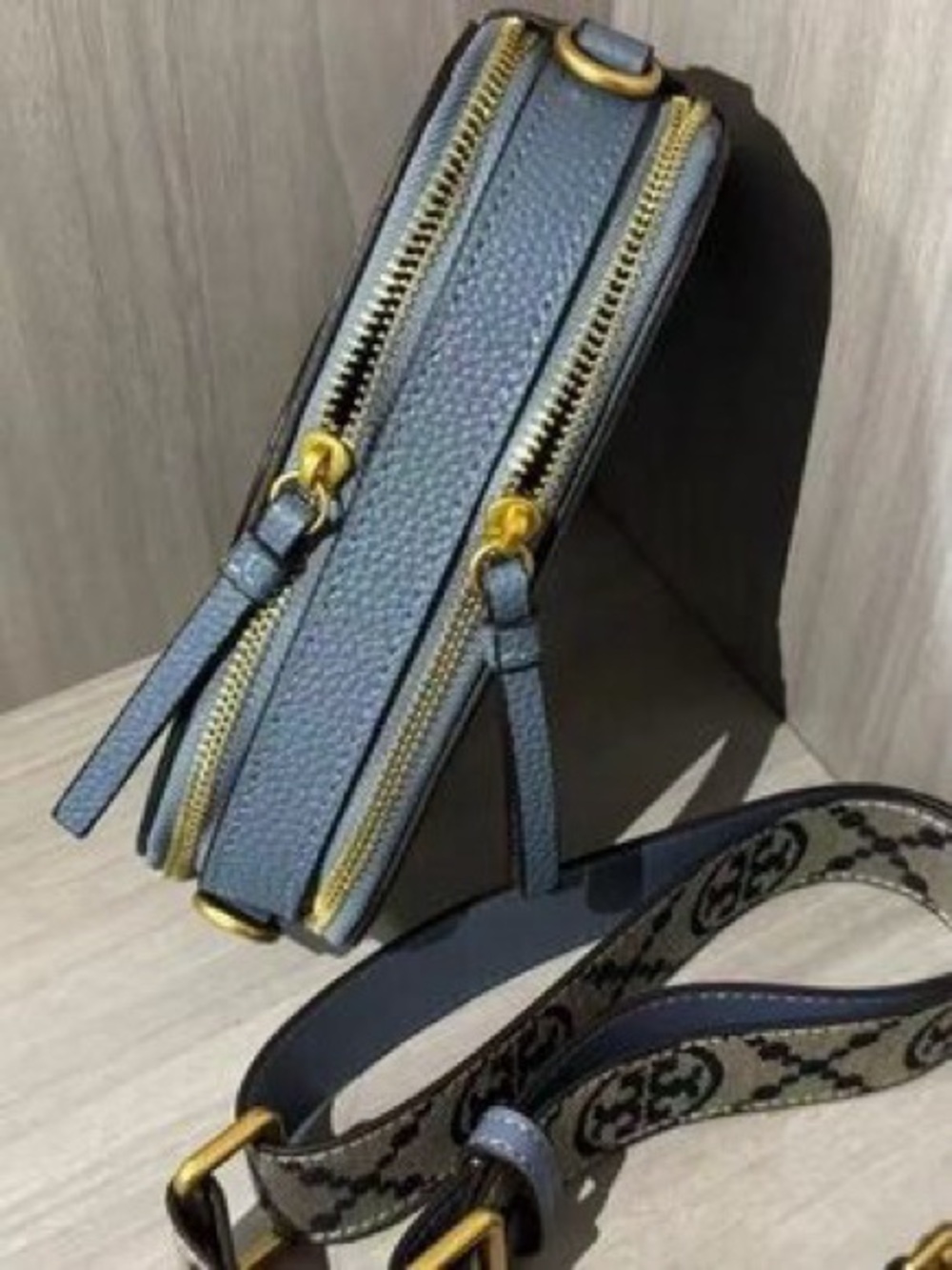 Tory Burch Blue Pebbled Leather Camera Crossbody with Logo Strap - Picture 4 of 4